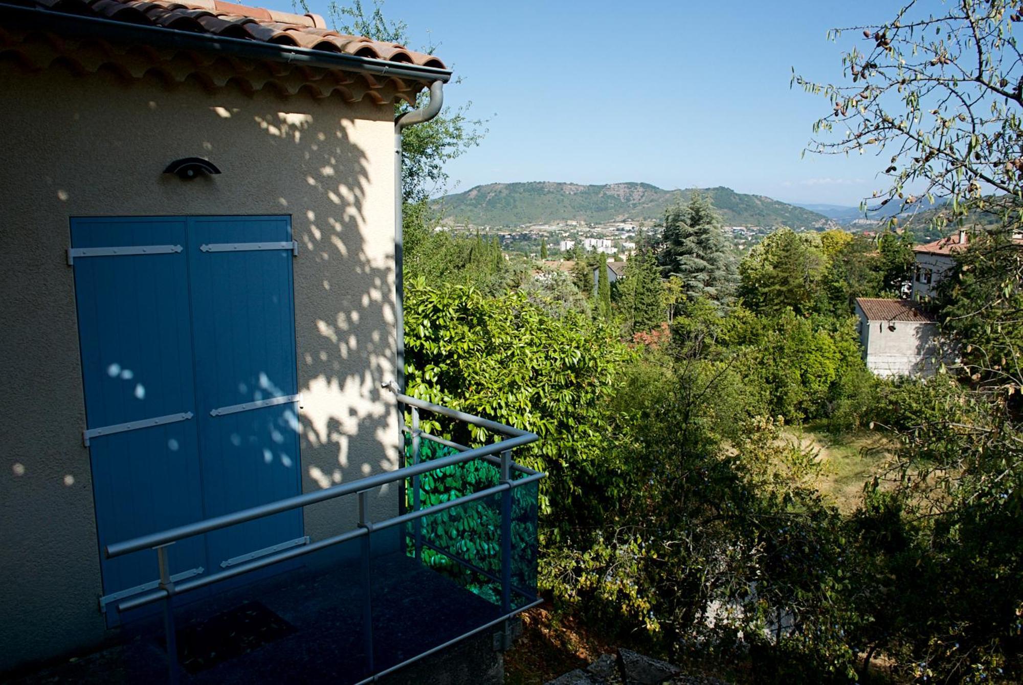 Le Nid Douillet: Charming House with Garden View in Privas Apartment Exterior photo